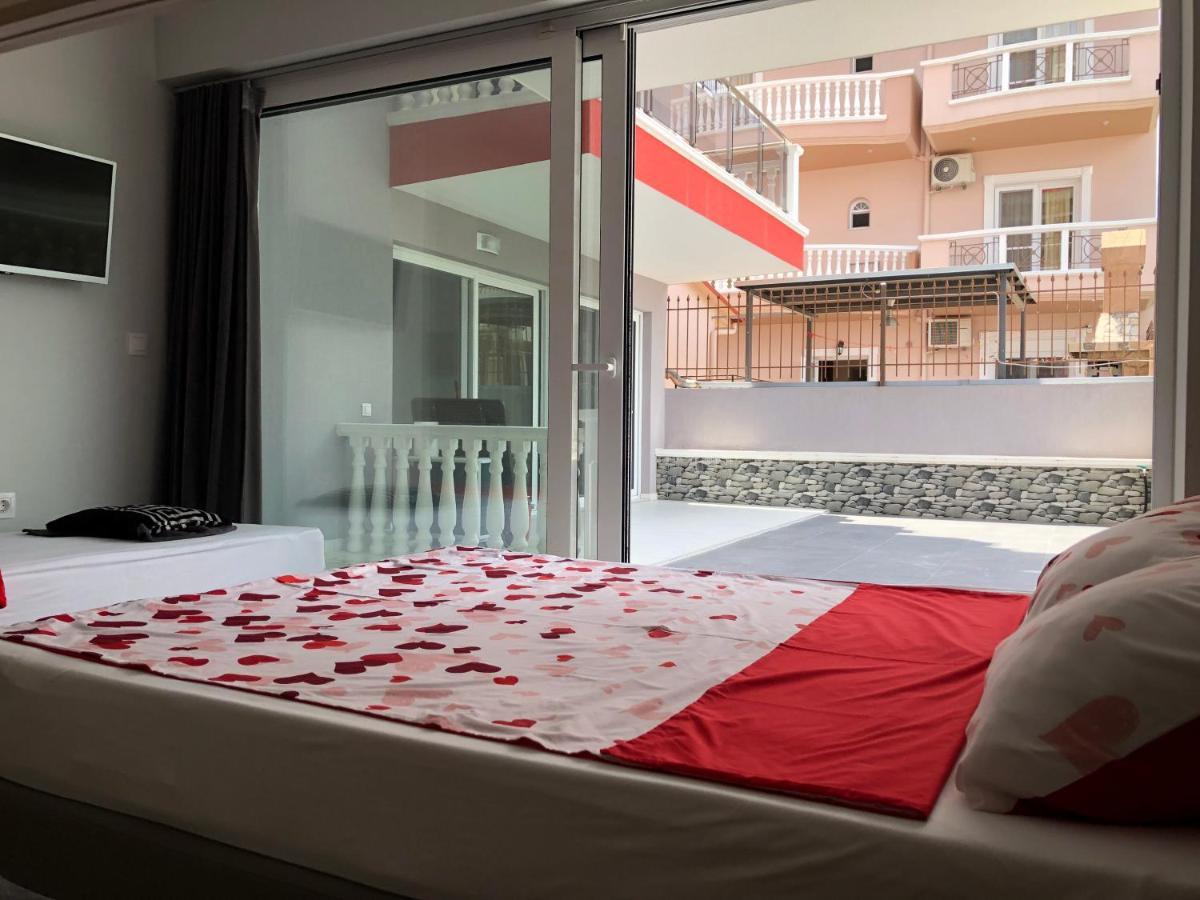 Red Luxury Aqua Aparthotel Paralía Екстериор снимка