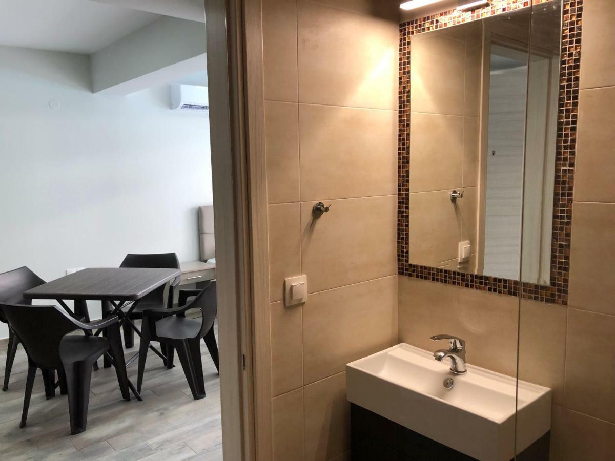 Red Luxury Aqua Aparthotel Paralía Екстериор снимка
